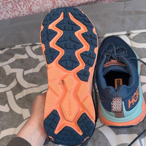 Hoka women’s tennis shoes - Picture 3 of 4